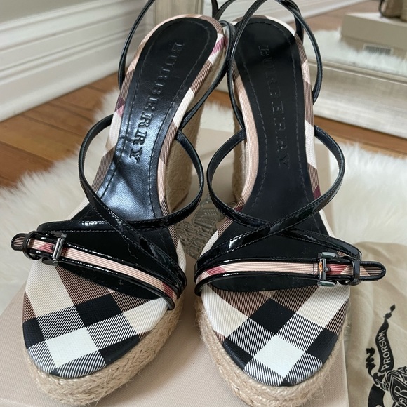 BURBERRY
Nova Check Espadrille Wedge Sandals 39 - Picture 3 of 13